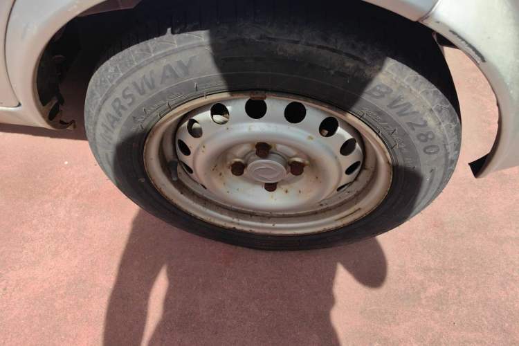 Used Dongfeng Xiaokang K07S 2016 1.2L Practical Version DK12-10 Right Front Wheel Hub