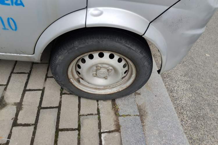 Used Dongfeng Xiaokang K07S 2016 1.2L Practical Version DK12-10 Right Front Wheel Hub