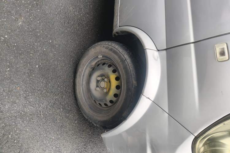 Used Dongfeng Xiaokang K07S 2016 1.0L Practical Version AF11-05 Right Front Wheel Hub