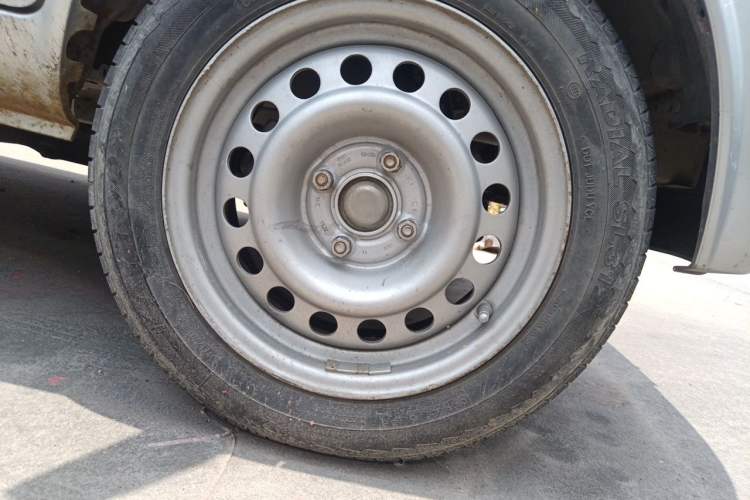 Used Dongfeng Xiaokang K07S 2016 1.2L Practical Version DK12-10 Right Front Wheel Hub