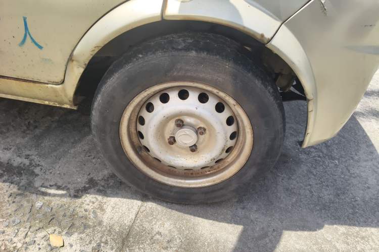 Used Dongfeng Xiaokang K07S 2016 1.2L Practical Version DK12-10 Right Front Wheel Hub