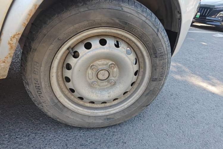 Used Dongfeng Xiaokang K07S 2016 1.0L Practical Version DK10 Right Front Wheel Hub