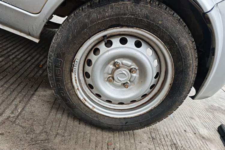 Used Dongfeng Xiaokang K07S 2016 1.2L Practical Version DK12-10 Right Front Wheel Hub