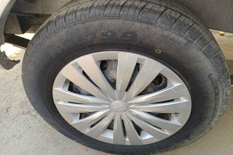 Used Dongfeng Xiaokang K07S 2016 1.2L Standard Edition DK12-10 Right Rear Wheel Hub