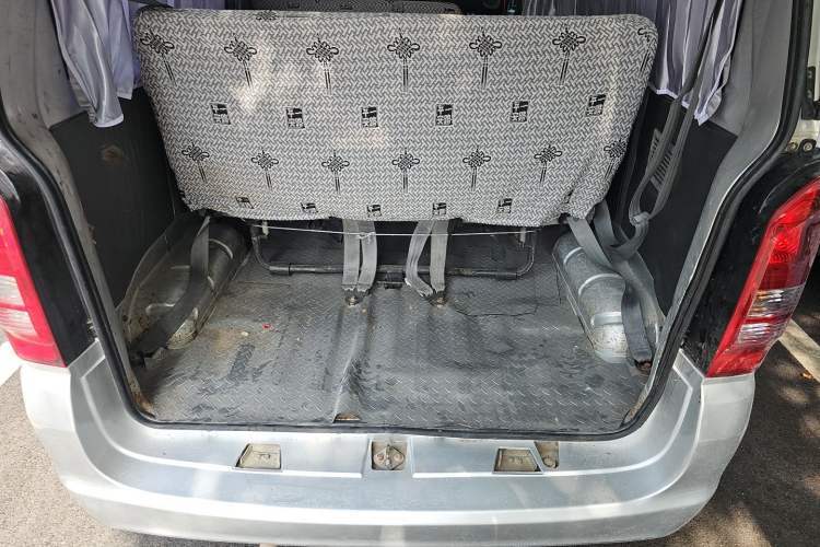Used Dongfeng Xiaokang K07S 2016 1.2L Practical Version DK12-10 Trunk