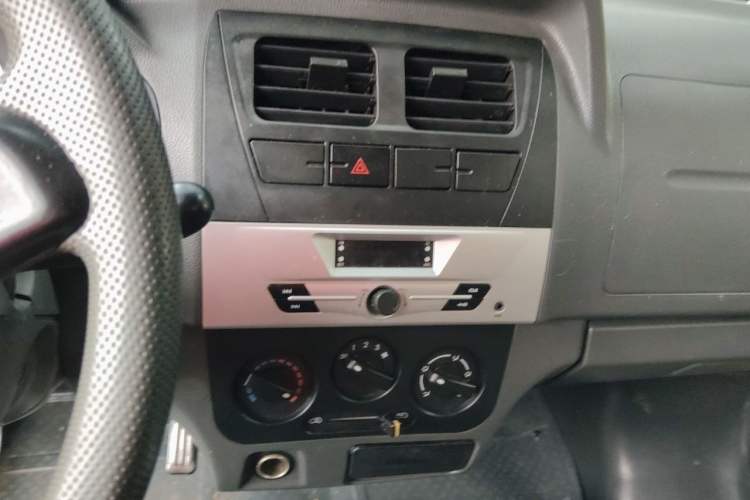 Used Dongfeng Xiaokang K07S 2016 1.0L Practical Version AF11-05 Audio And AC Panel