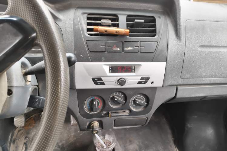 Used Dongfeng Xiaokang K07S 2016 1.0L Practical Version AF11-05 Audio And AC Panel