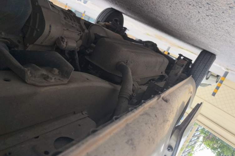 Used Dongfeng Xiaokang K07S 2016 1.2L Practical Version DK12-10 Chassis Front