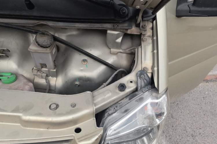 Used Dongfeng Xiaokang K07S 2016 1.2L Practical Version DK12-10 Engine Bay Left