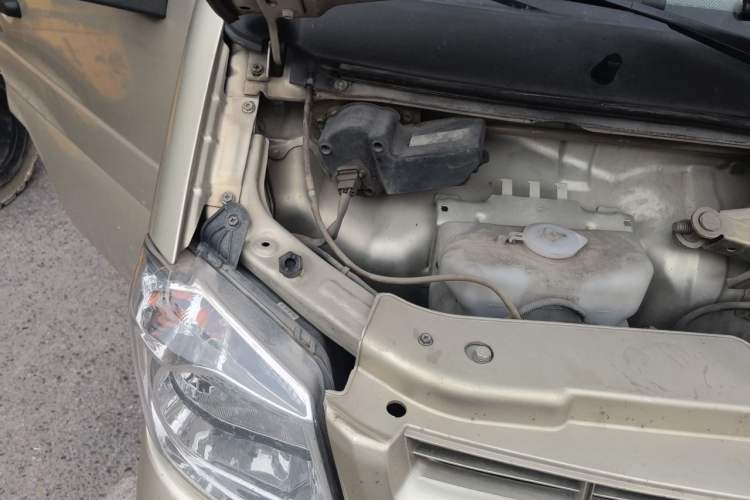 Used Dongfeng Xiaokang K07S 2016 1.2L Practical Version DK12-10 Engine Bay Right
