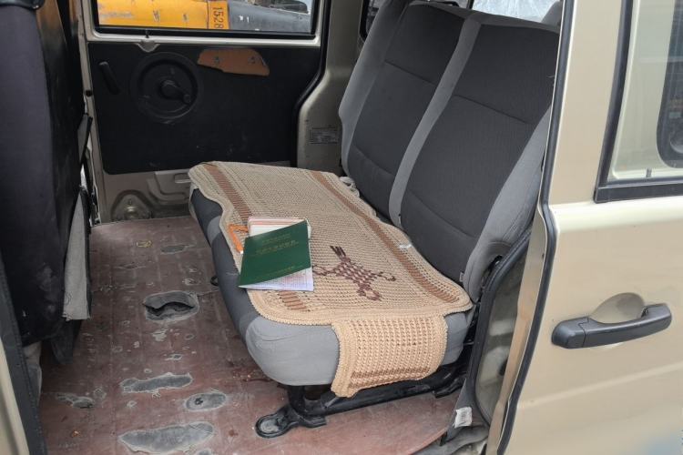 Used Dongfeng Xiaokang K07S 2016 1.2L Practical Version DK12-10 Left Rear Seat