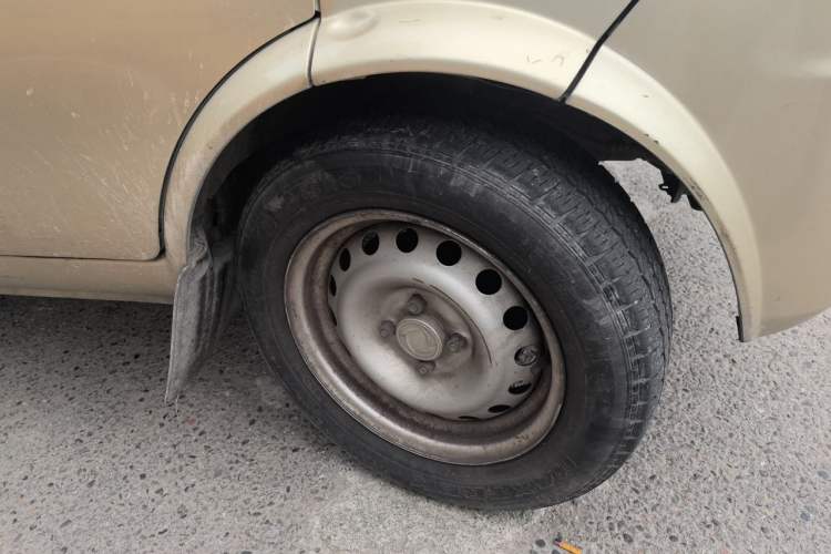 Used Dongfeng Xiaokang K07S 2016 1.2L Practical Version DK12-10 Right Front Wheel Hub