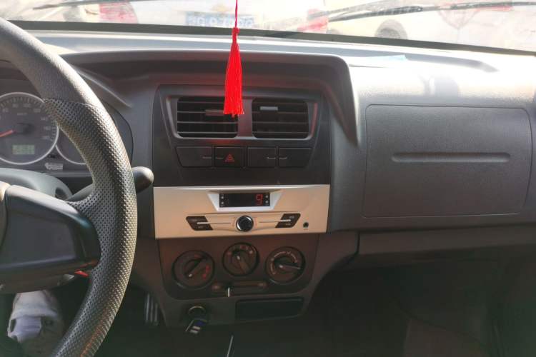 Used Dongfeng Xiaokang K07S 2017 1.2L Practical Version DK12-10 Audio And AC Panel