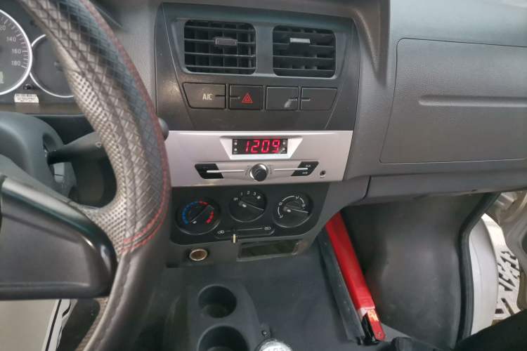 Used Dongfeng Xiaokang K07S 2017 1.2L Practical Version DK12-10 Audio And AC Panel