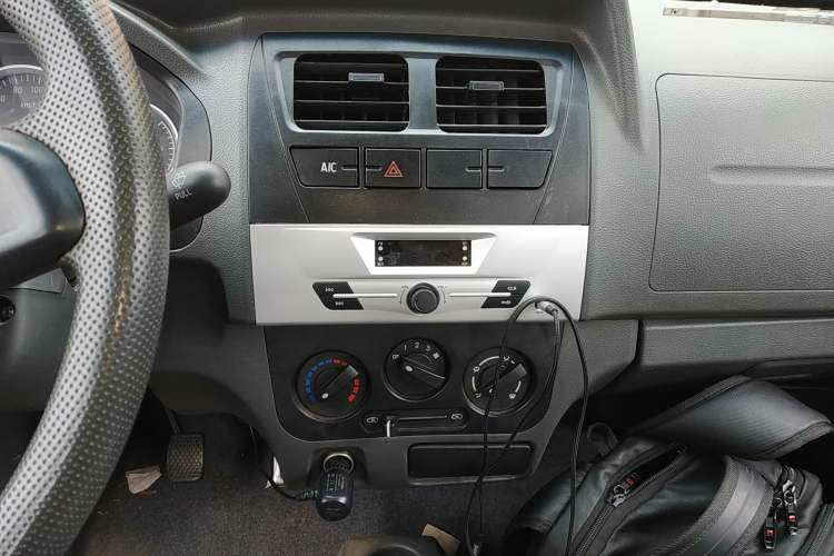 Used Dongfeng Xiaokang K07S 2017 1.2L Practical Version DK12-10 Audio And AC Panel