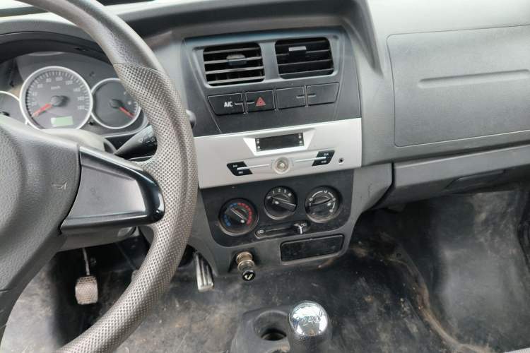 Used Dongfeng Xiaokang K07S 2017 1.2L Practical Version DK12-10 Audio And AC Panel