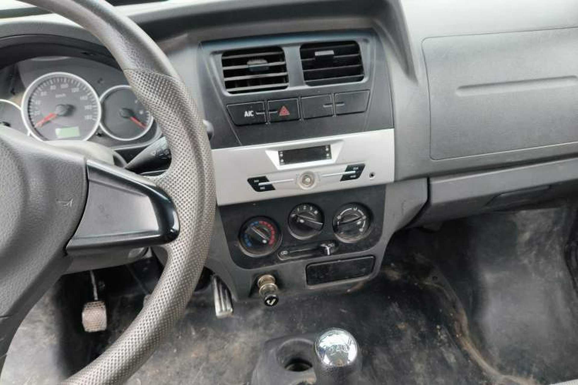 Used Dongfeng Xiaokang K07S 2017 1.2L Practical Version DK12-10 Audio And AC Panel