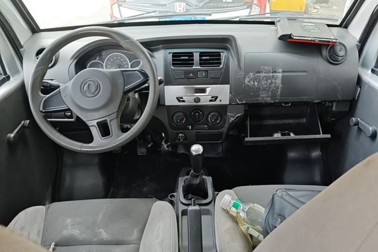 Used Dongfeng Xiaokang K07S 2017 1.2L Practical Version DK12-10 Center Console