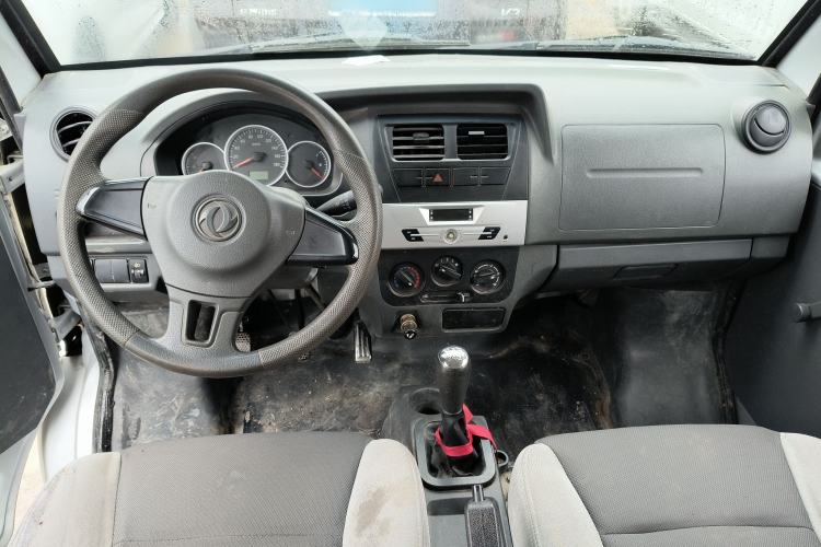 Used Dongfeng Xiaokang K07S 2017 1.2L Practical Version DK12-10 Center Console