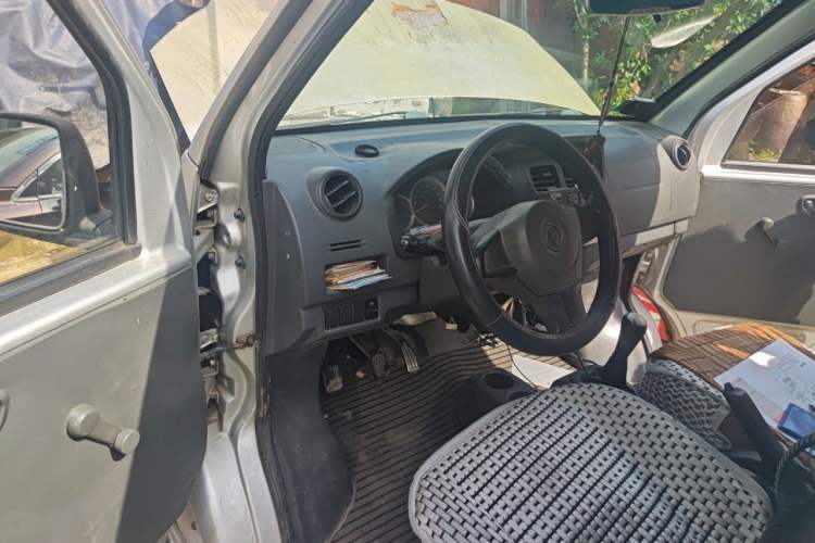 Used Dongfeng Xiaokang K07S 2017 1.2L Practical Version DK12-10 Driver Seat