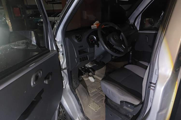 Used Dongfeng Xiaokang K07S 2017 1.2L Practical Version DK12-10 Driver Seat