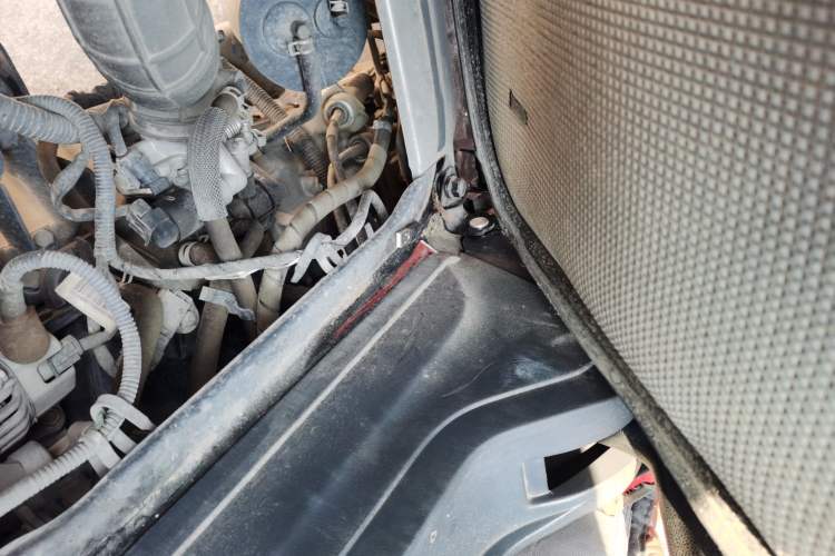 Used Dongfeng Xiaokang K07S 2017 1.2L Practical Version DK12-10 Engine Bay