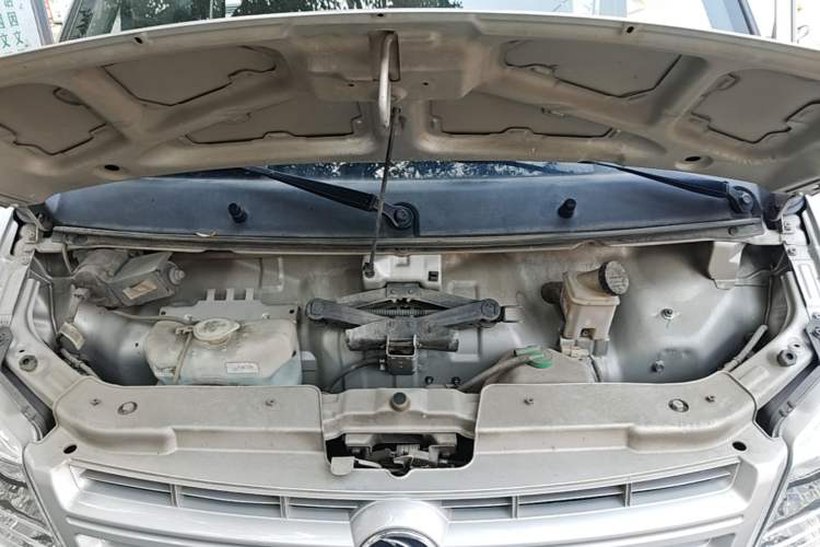 Used Dongfeng Xiaokang K07S 2017 1.2L Practical Version DK12-10 Engine Bay