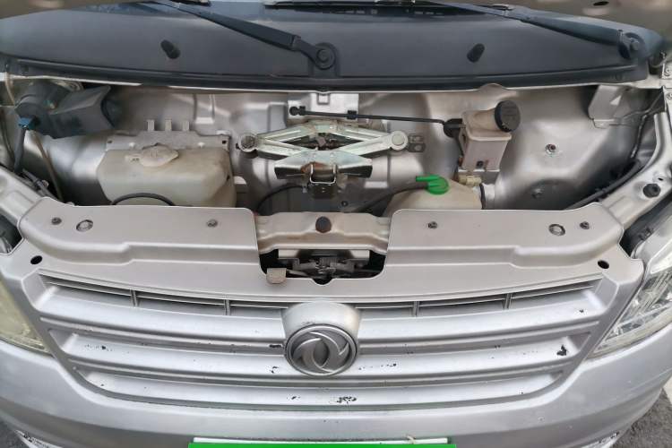 Used Dongfeng Xiaokang K07S 2017 1.2L Practical Version DK12-10 Engine Bay