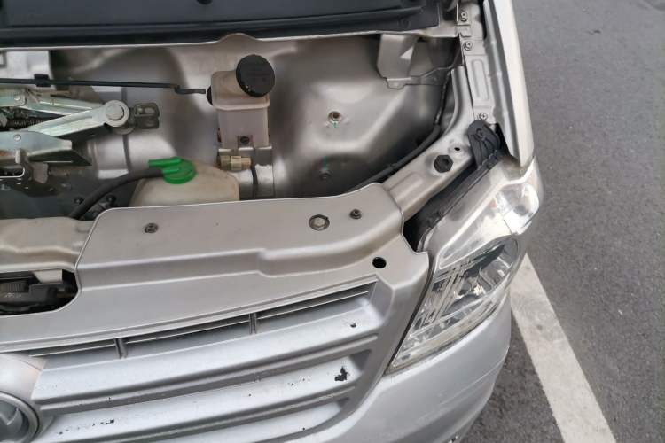 Used Dongfeng Xiaokang K07S 2017 1.2L Practical Version DK12-10 Engine Bay Left