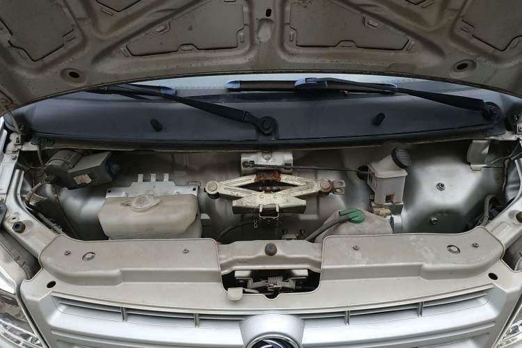 Used Dongfeng Xiaokang K07S 2017 1.2L Practical Version DK12-10 Engine Bay
