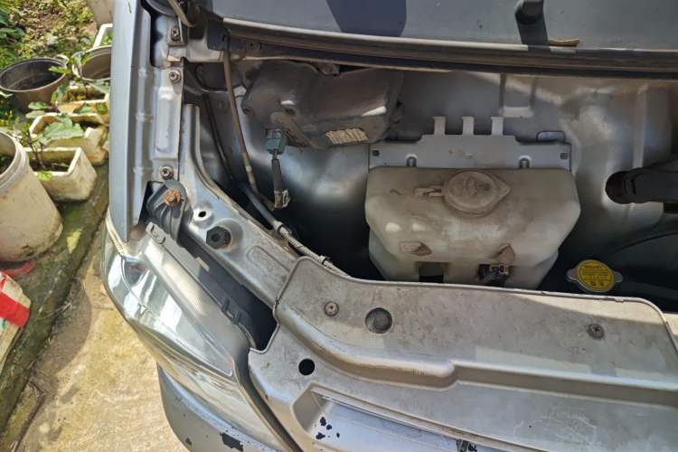 Used Dongfeng Xiaokang K07S 2017 1.2L Practical Version DK12-10 Engine Bay Right