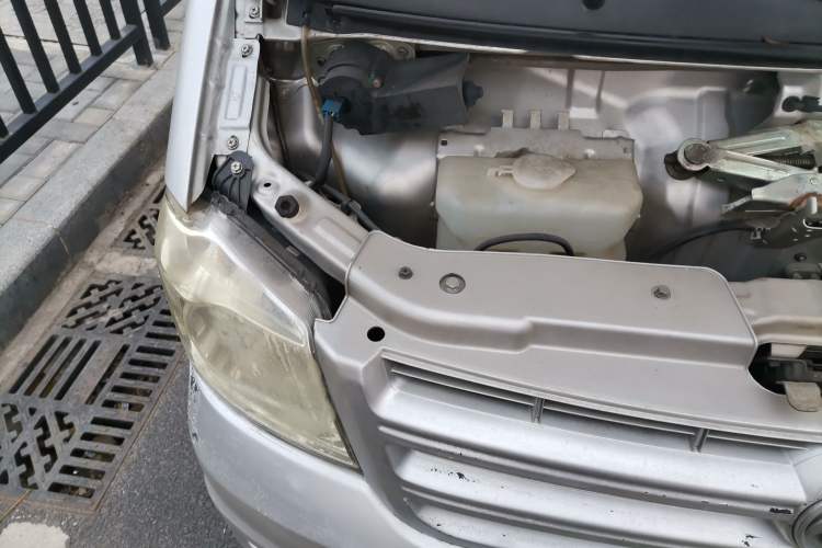 Used Dongfeng Xiaokang K07S 2017 1.2L Practical Version DK12-10 Engine Bay Right
