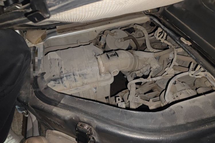 Used Dongfeng Xiaokang K07S 2017 1.2L Practical Version DK12-10 Engine Bay Right