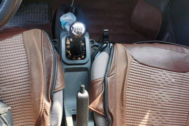 Used Dongfeng Xiaokang K07S 2017 1.2L Practical Version DK12-10 Gear Lever