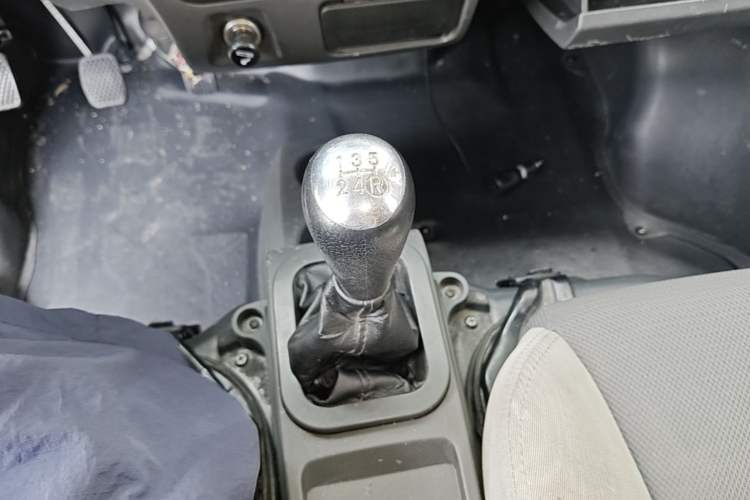 Used Dongfeng Xiaokang K07S 2017 1.2L Practical Version DK12-10 Gear Lever