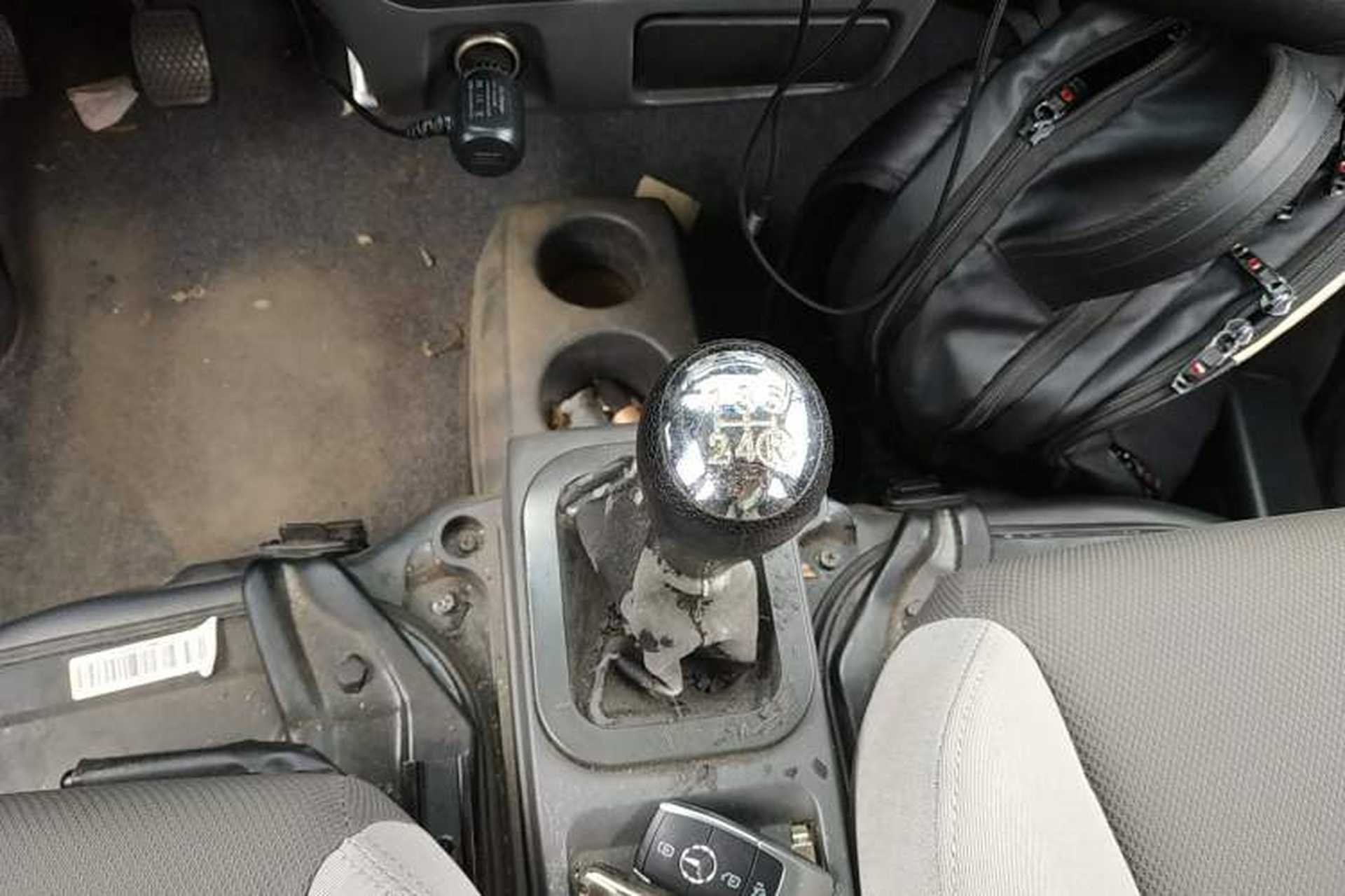 Used Dongfeng Xiaokang K07S 2017 1.2L Practical Version DK12-10 Gear Lever