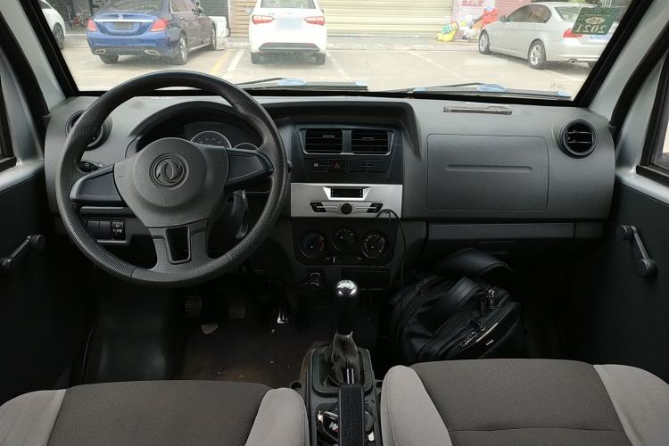 Used Dongfeng Xiaokang K07S 2017 1.2L Practical Version DK12-10 Interior 2