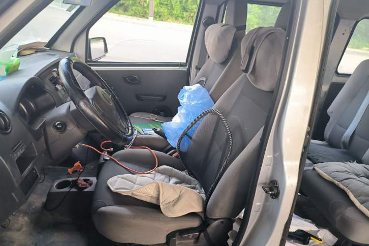 Used Dongfeng Xiaokang K07S 2017 1.2L Practical Version DK12-10 Left Front Seat