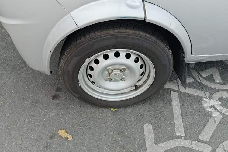 Used Dongfeng Xiaokang K07S 2017 1.2L Practical Version DK12-10 Left Front Wheel Hub
