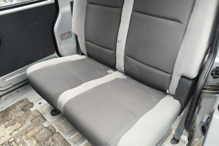Used Dongfeng Xiaokang K07S 2017 1.2L Practical Version DK12-10 Left Rear Seat