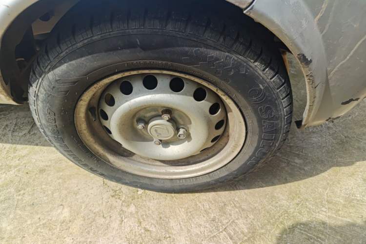 Used Dongfeng Xiaokang K07S 2017 1.2L Practical Version DK12-10 Right Front Wheel Hub