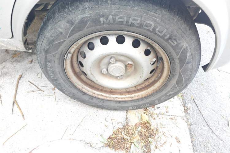 Used Dongfeng Xiaokang K07S 2017 1.2L Practical Version DK12-10 Right Front Wheel Hub
