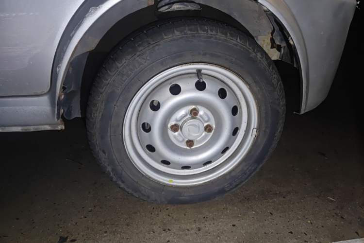 Used Dongfeng Xiaokang K07S 2017 1.2L Practical Version DK12-10 Right Front Wheel Hub