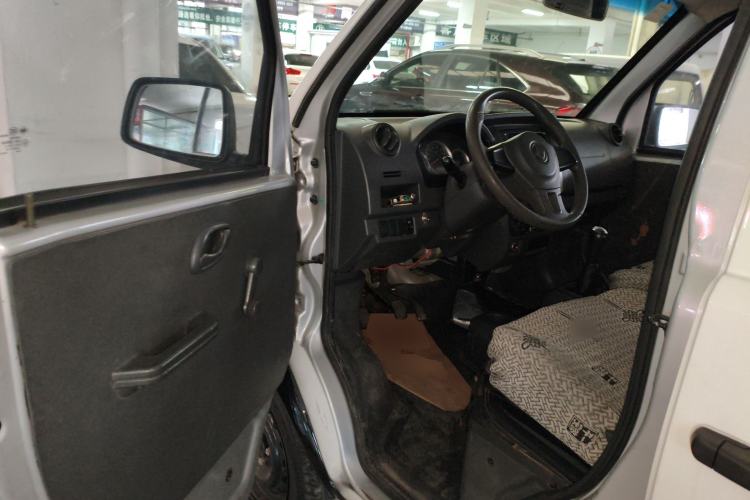 Used Dongfeng Xiaokang K07S 2017 1.2L Practical Version DK12-10 Driver Seat