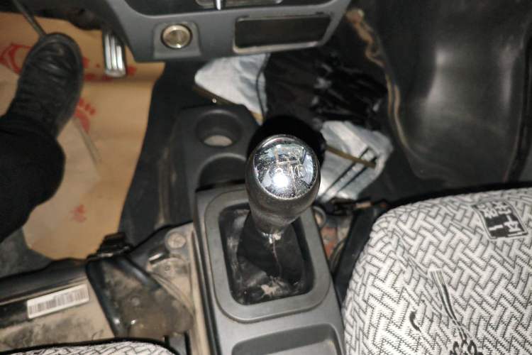 Used Dongfeng Xiaokang K07S 2017 1.2L Practical Version DK12-10 Gear Lever