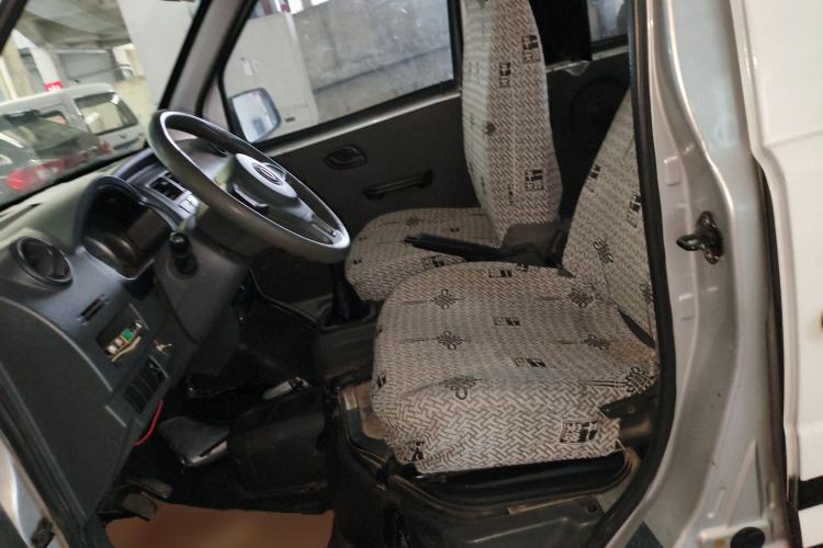 Used Dongfeng Xiaokang K07S 2017 1.2L Practical Version DK12-10 Left Front Seat