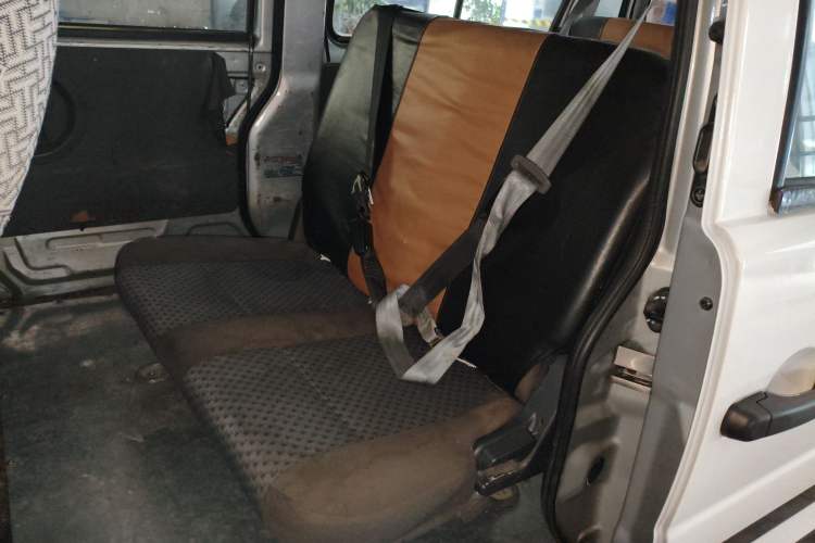 Used Dongfeng Xiaokang K07S 2017 1.2L Practical Version DK12-10 Left Rear Seat
