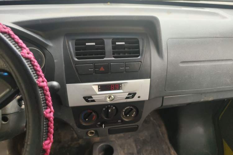 Used Dongfeng Xiaokang K07S 2018 1.0L Practical Version AF10-13 Audio And AC Panel