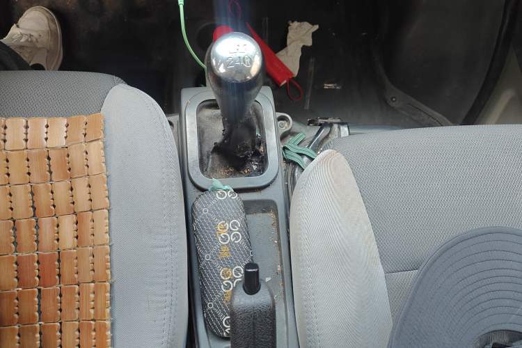 Used Dongfeng Xiaokang K07S 2018 1.2L Practical Model DK12 Gear Lever