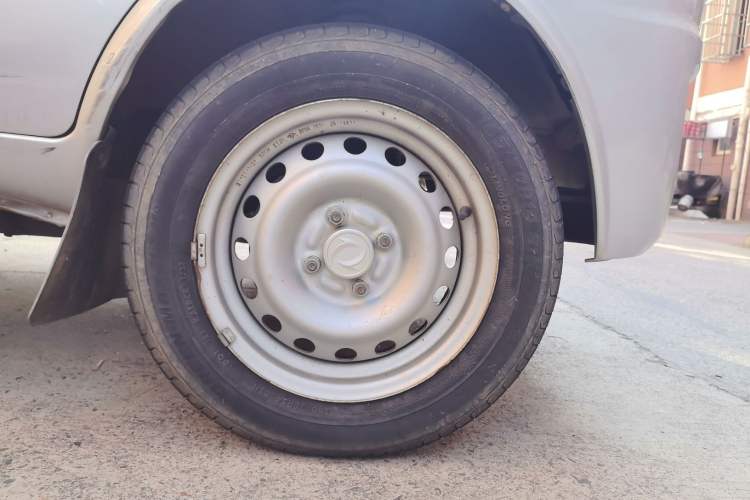 Used Dongfeng Xiaokang K07S 2018 1.0L Practical Version AF10-13 Right Front Wheel Hub